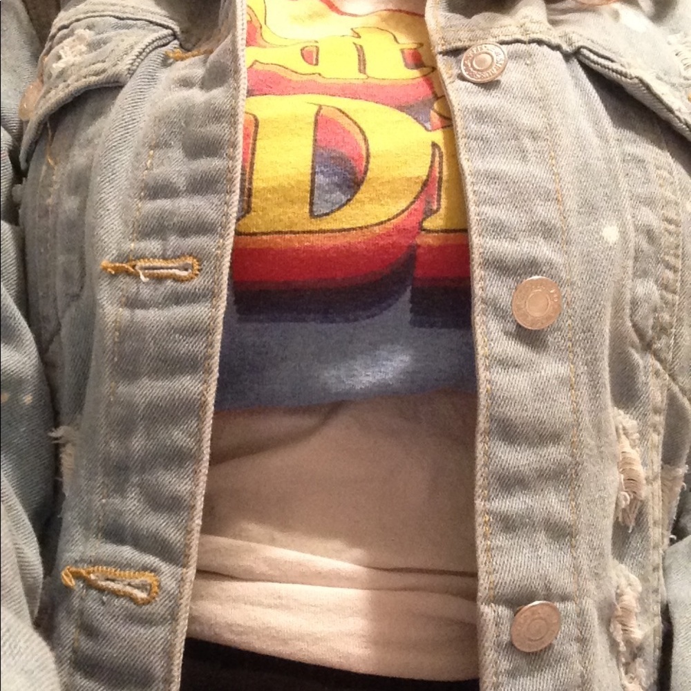 Distressed Jean Jacket 😎